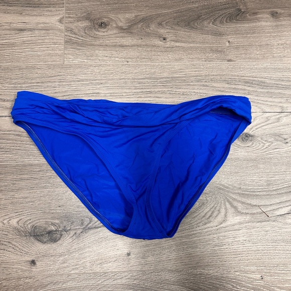 La Blanca Other - La Blanca Twisted Top Bikini Bottom